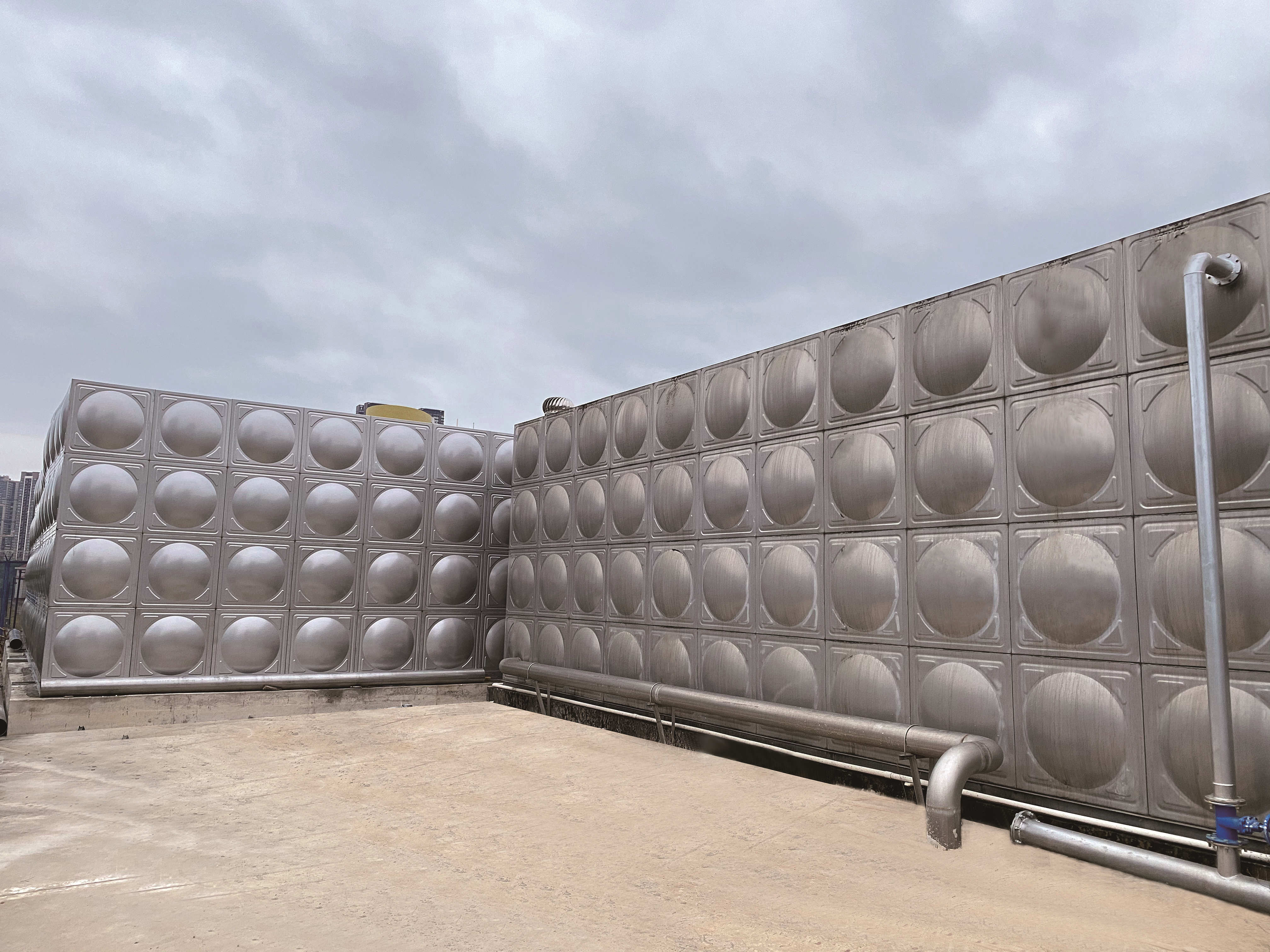 什么是不銹鋼水箱-渠泉泵業