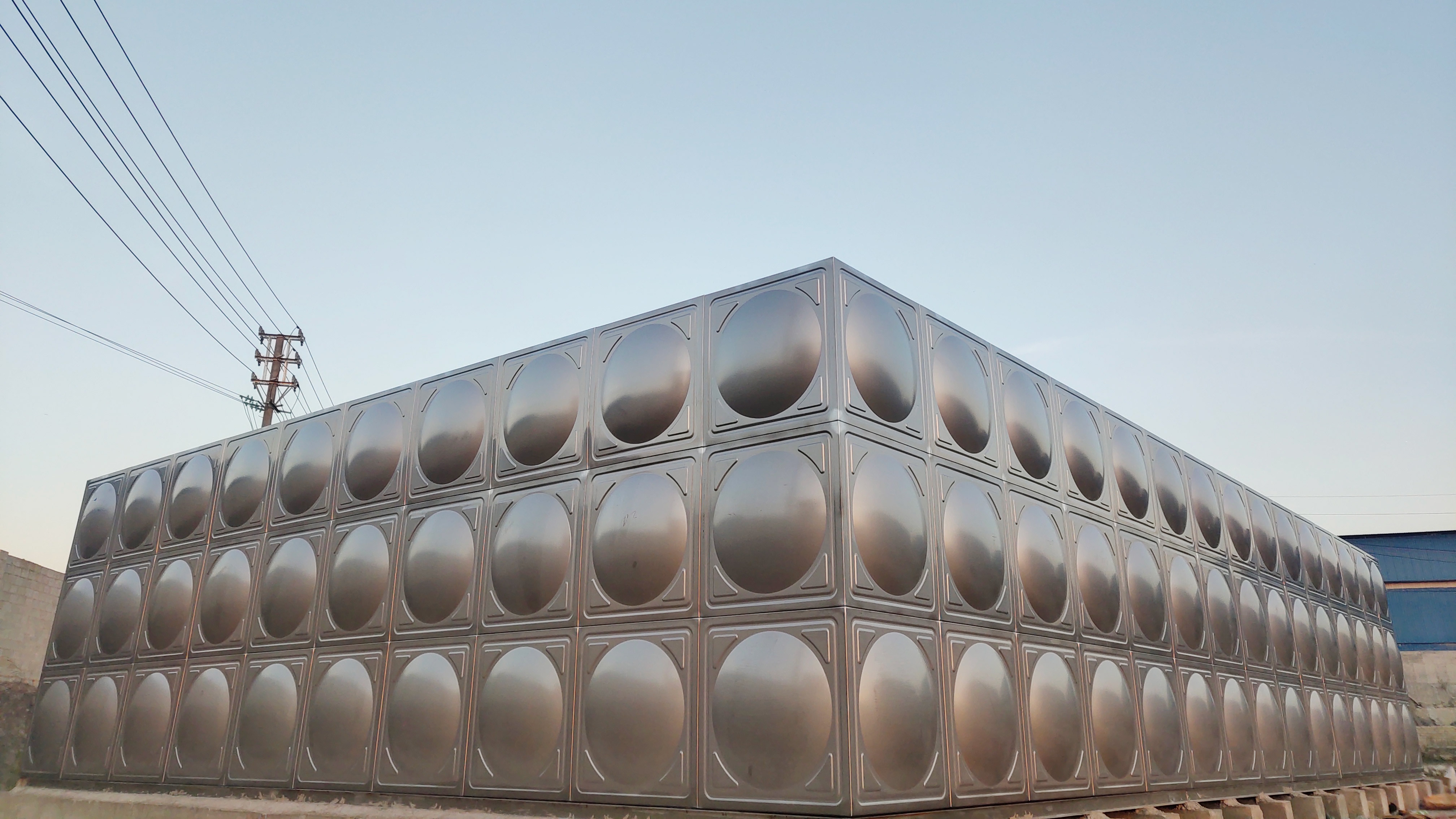 不銹鋼水箱和塑料水箱哪個好