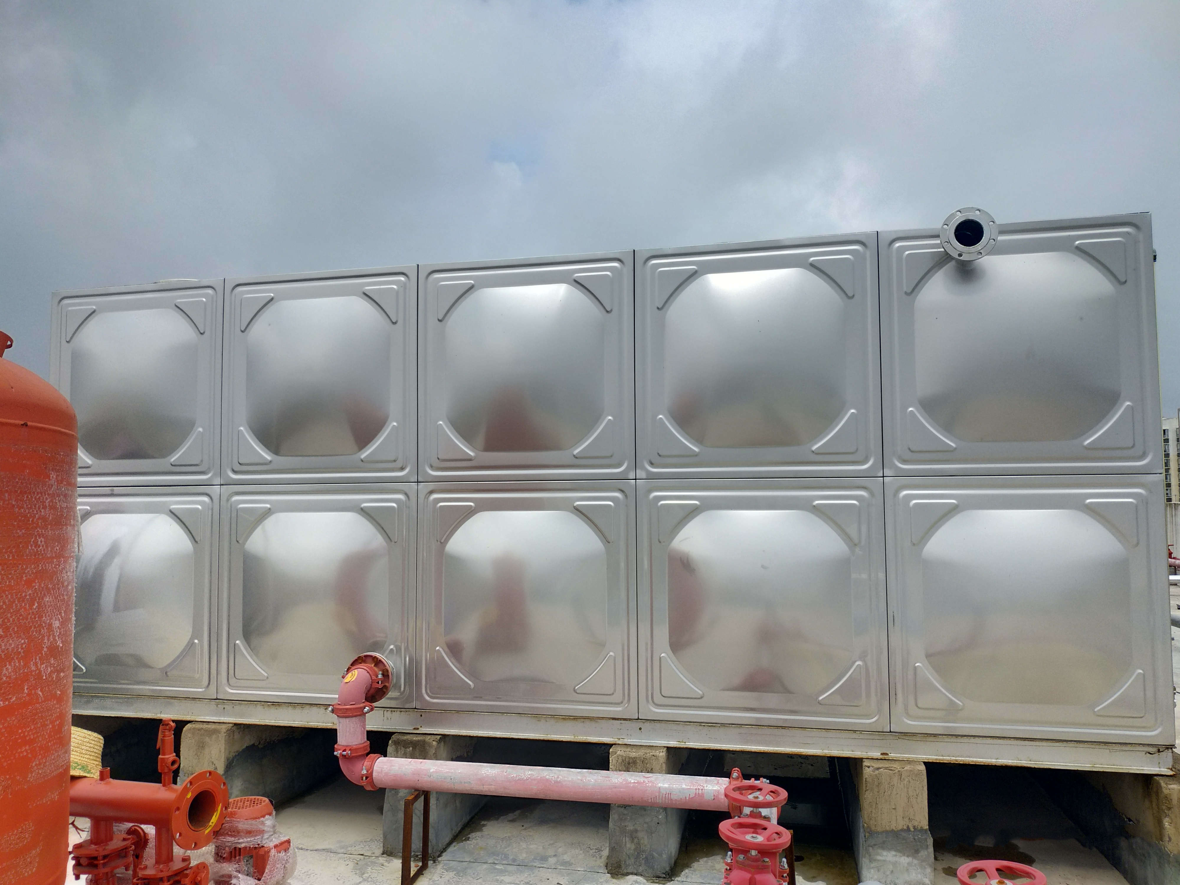 不銹鋼水箱維護(hù)-渠泉泵業(yè) 不銹鋼水箱維護(hù)-渠泉泵業(yè)