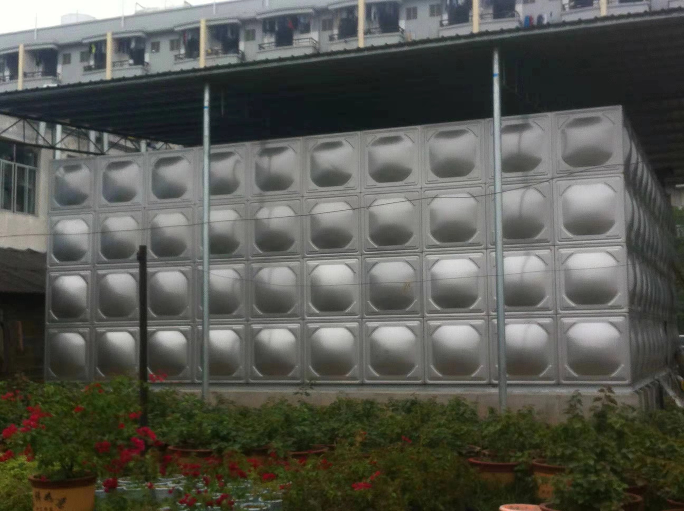 鍍鋅水箱和不銹鋼水箱