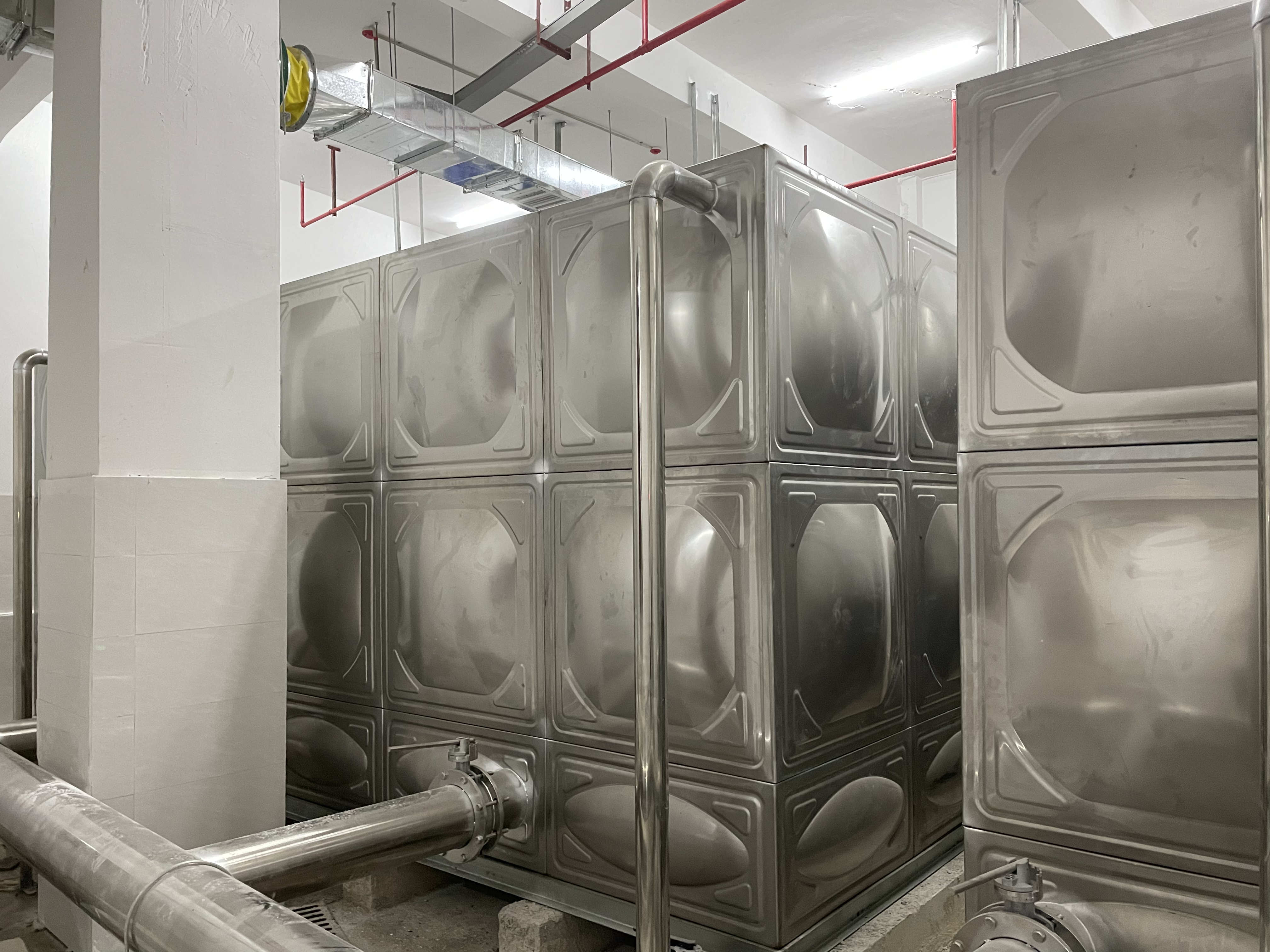 不銹鋼水箱的-渠泉泵業