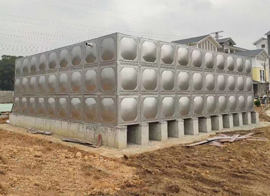 南寧第四職業技術學校-不銹鋼水箱工程